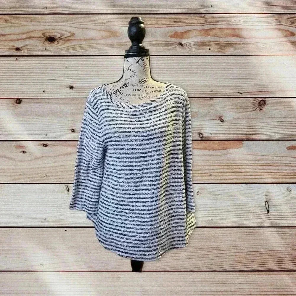 LOFT BLACK AND WHITE LIGHT SWEATER SIZE LARGE WITH STRIPES